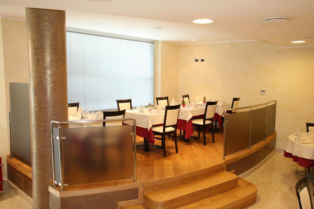 Hotel 5 Vie Almenno San Salvatore Екстериор снимка