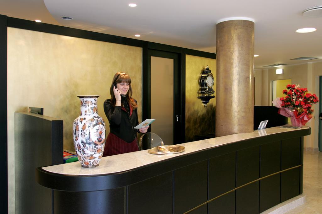 Hotel 5 Vie Almenno San Salvatore Екстериор снимка
