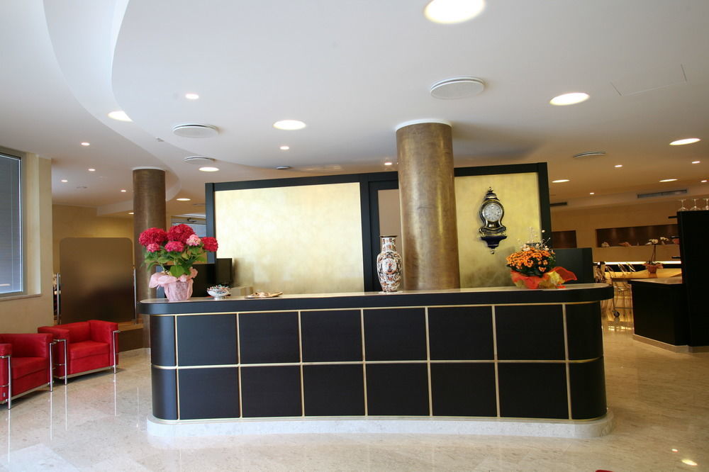 Hotel 5 Vie Almenno San Salvatore Екстериор снимка
