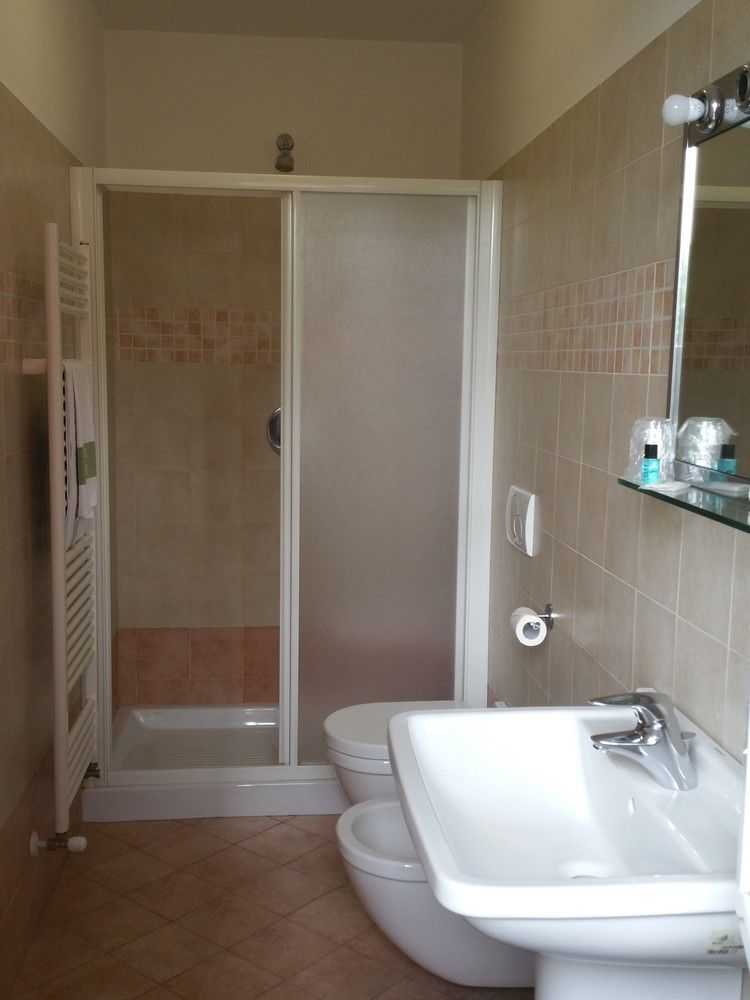 Hotel 5 Vie Almenno San Salvatore Екстериор снимка