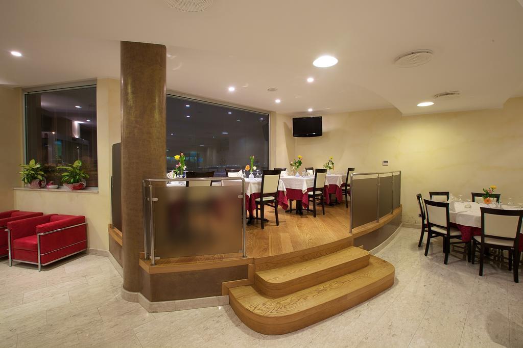 Hotel 5 Vie Almenno San Salvatore Екстериор снимка